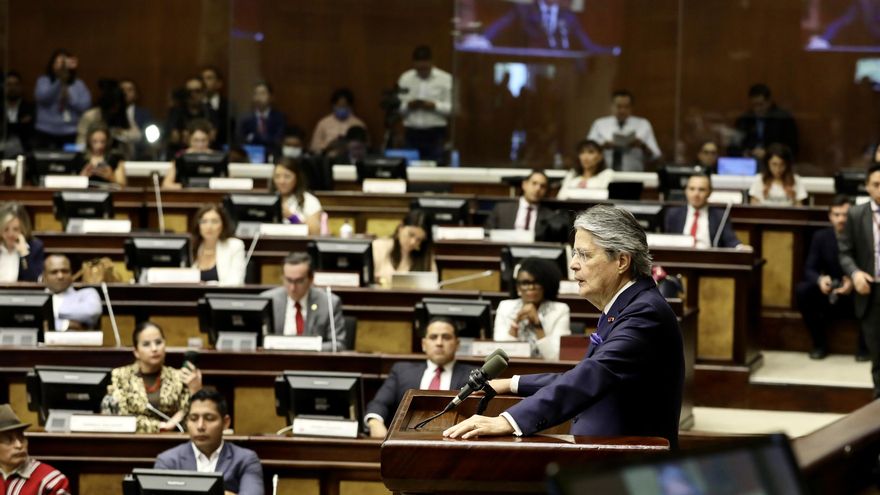 Bajo presión de juicio político, el presidente Lasso disuelve el Congreso y llama a elecciones
