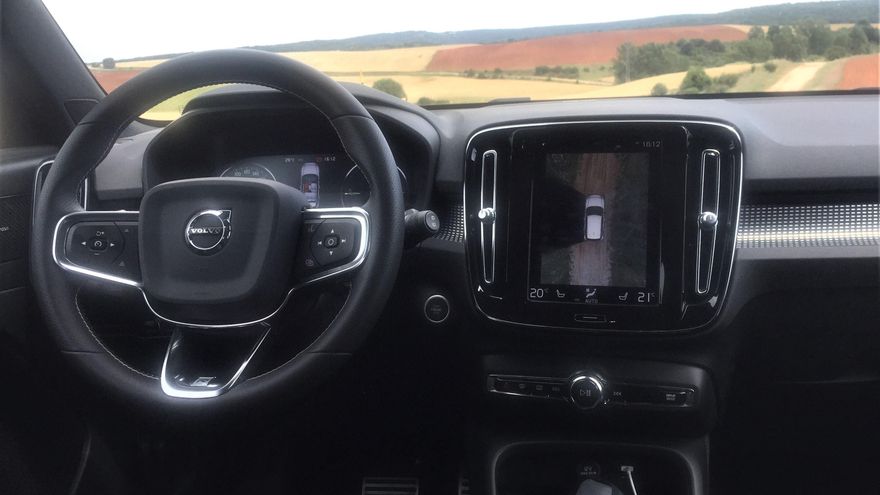 Interior del Volvo XC40 Recharge T5.