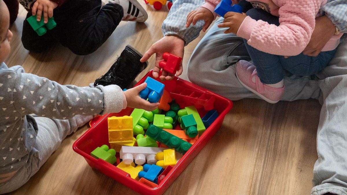Las educadoras infantiles que migran para trabajar en su sector: "Sales de tu trabajo y tienes vida"