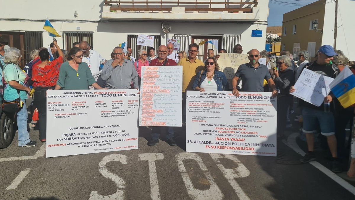 Archivo - Protesta de vecinos de Costa Calma, Pájara (Fuerteventura)