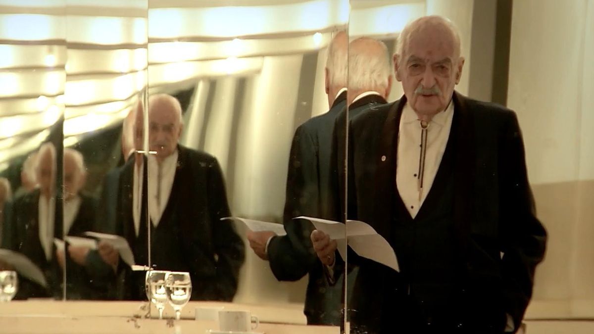 René Lavand en una escena del documental "El gran simulador".