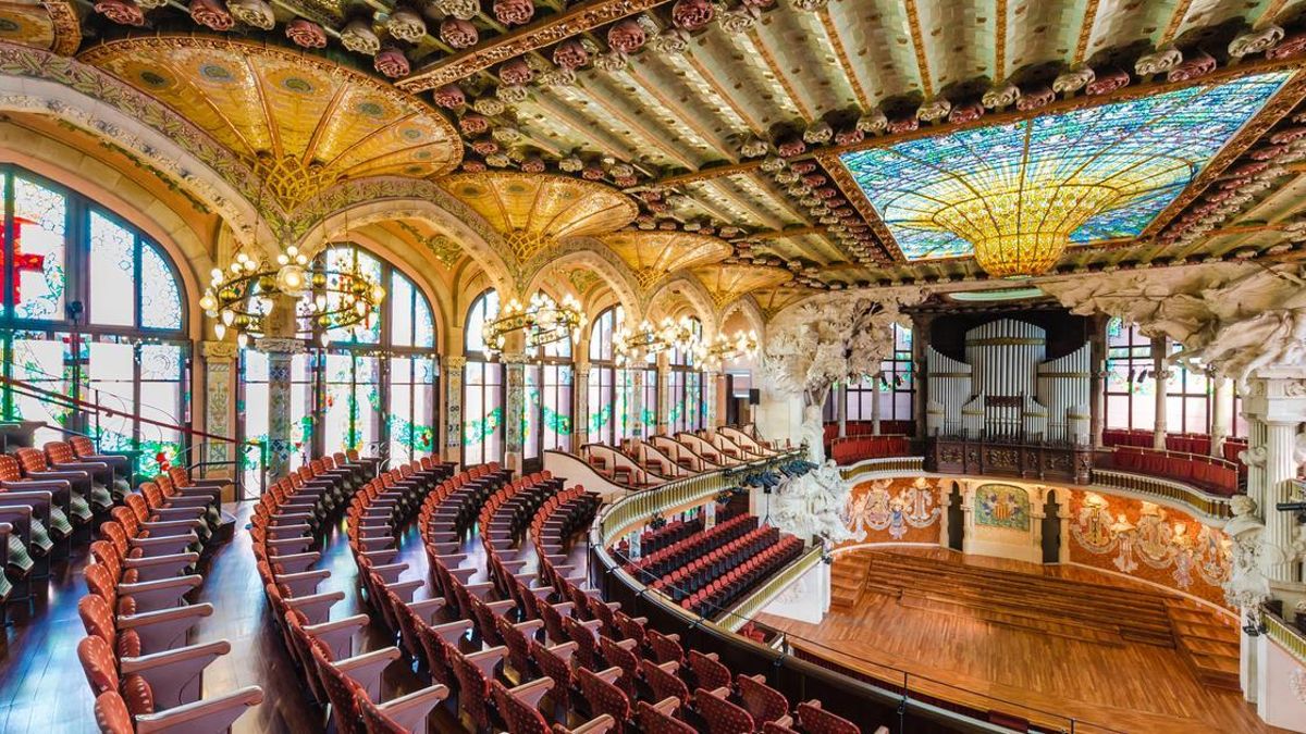 La acústica excepcional del recinto permite que cada nota musical se aprecie con una nitidez y calidez que pocas salas pueden igualar