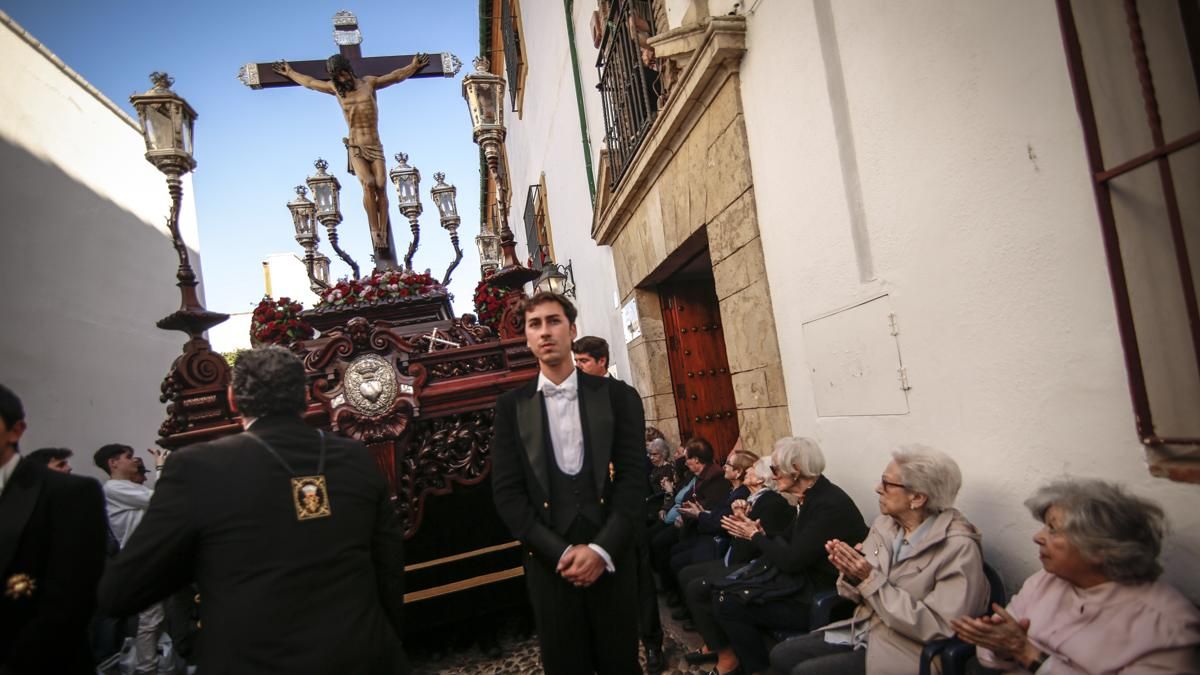 Procesión de la Hermandad de Los Dolores, en imágenes