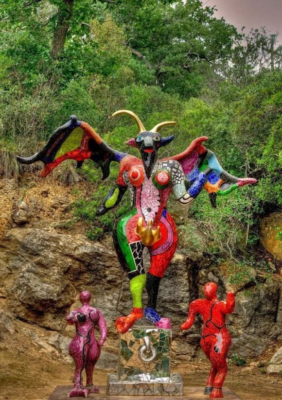 Hay más de 20 esculturas repartidas por todo el jardín
