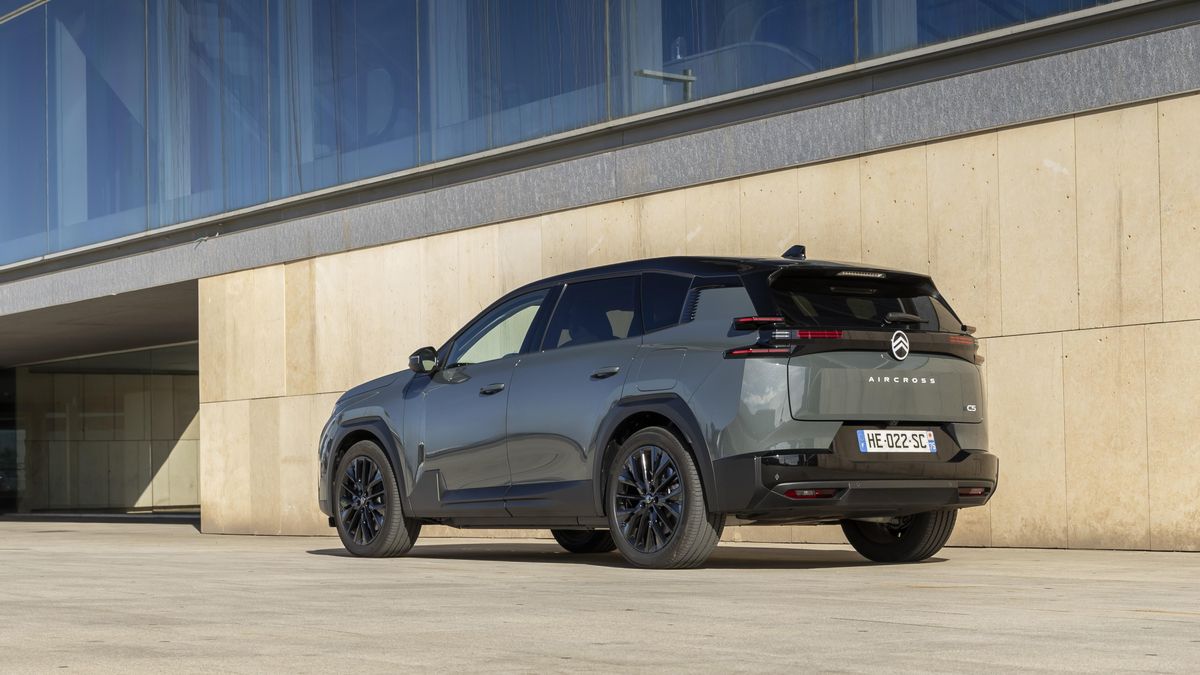 La zaga del modelo francés luce ahora líneas más verticales y angulosas.