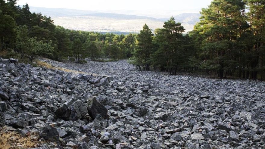 Con ríos de piedra y a casi 1.500 metros de altura: un pequeño pueblo de Aragón para darte un baño de naturaleza