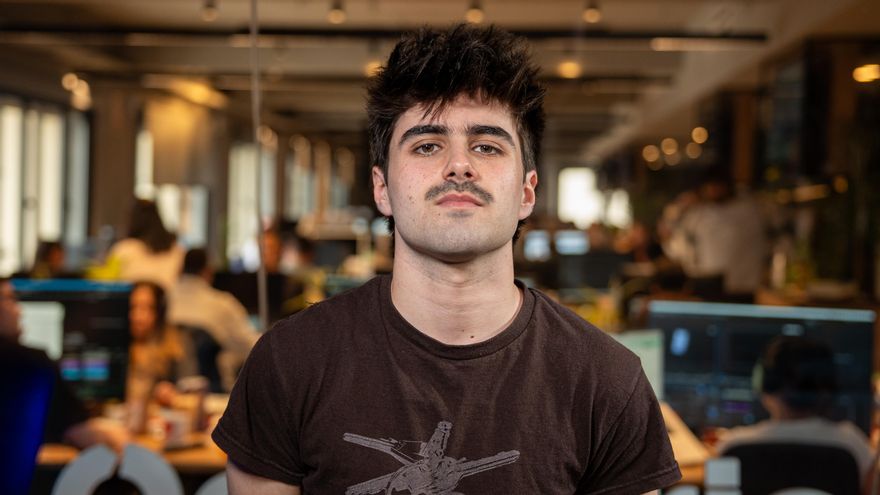 Martin Urrutia visita la redacción de elDiario.es