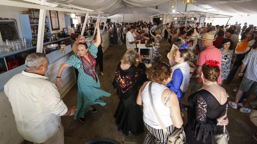 Las denuncias por impedir el acceso libre a casetas se triplican en la Feria de Córdoba