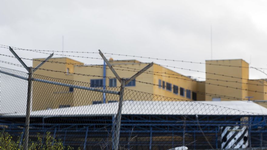 Vallado del Centro de Internamiento de Extranjeros (CIE) de Aluche, en Madrid