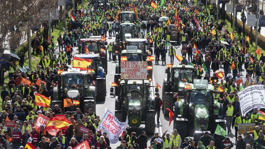 La falta de acuerdos en Bruselas obliga al Gobierno a mover ficha para calmar las protestas del campo
