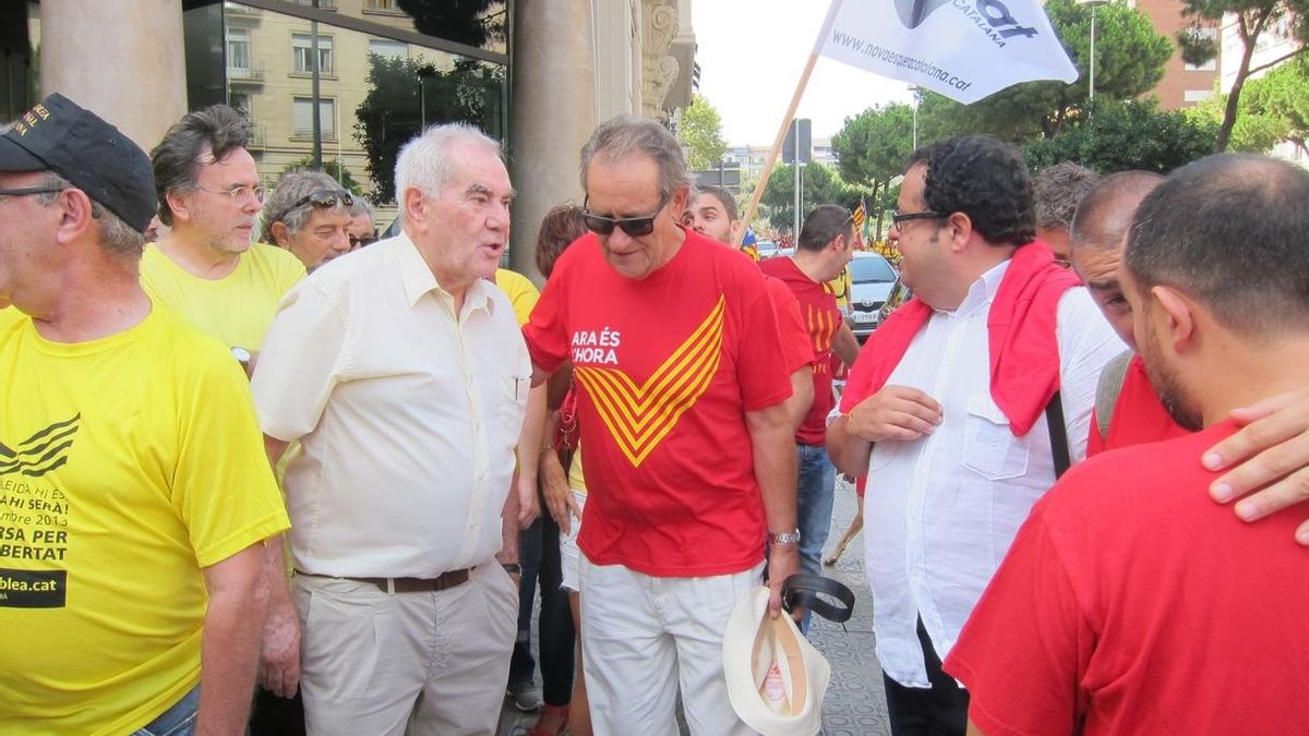 NECat, Avancem y Moviment Catalunya acuden juntos a la 'V' y anuncian más acciones unidos