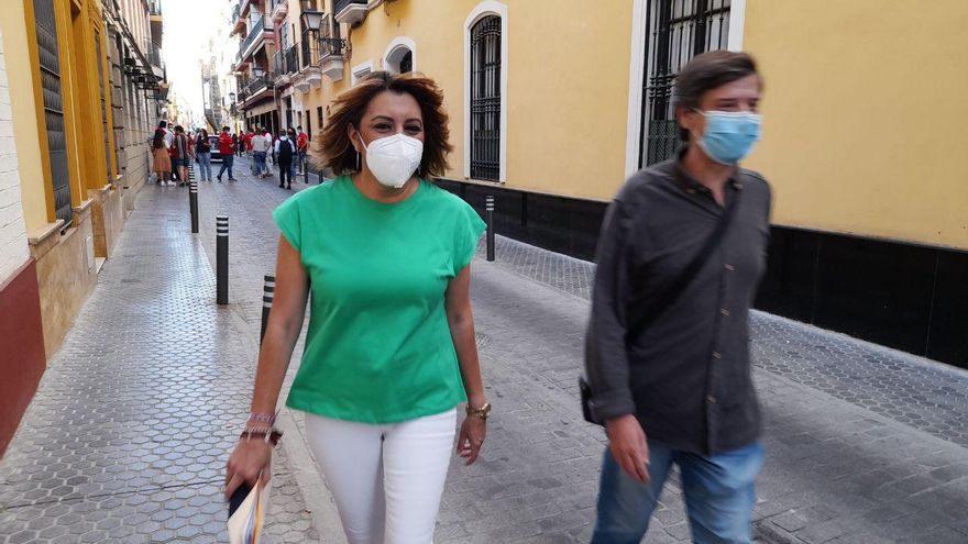 Susana Diaz llegando al debate en San Vicente