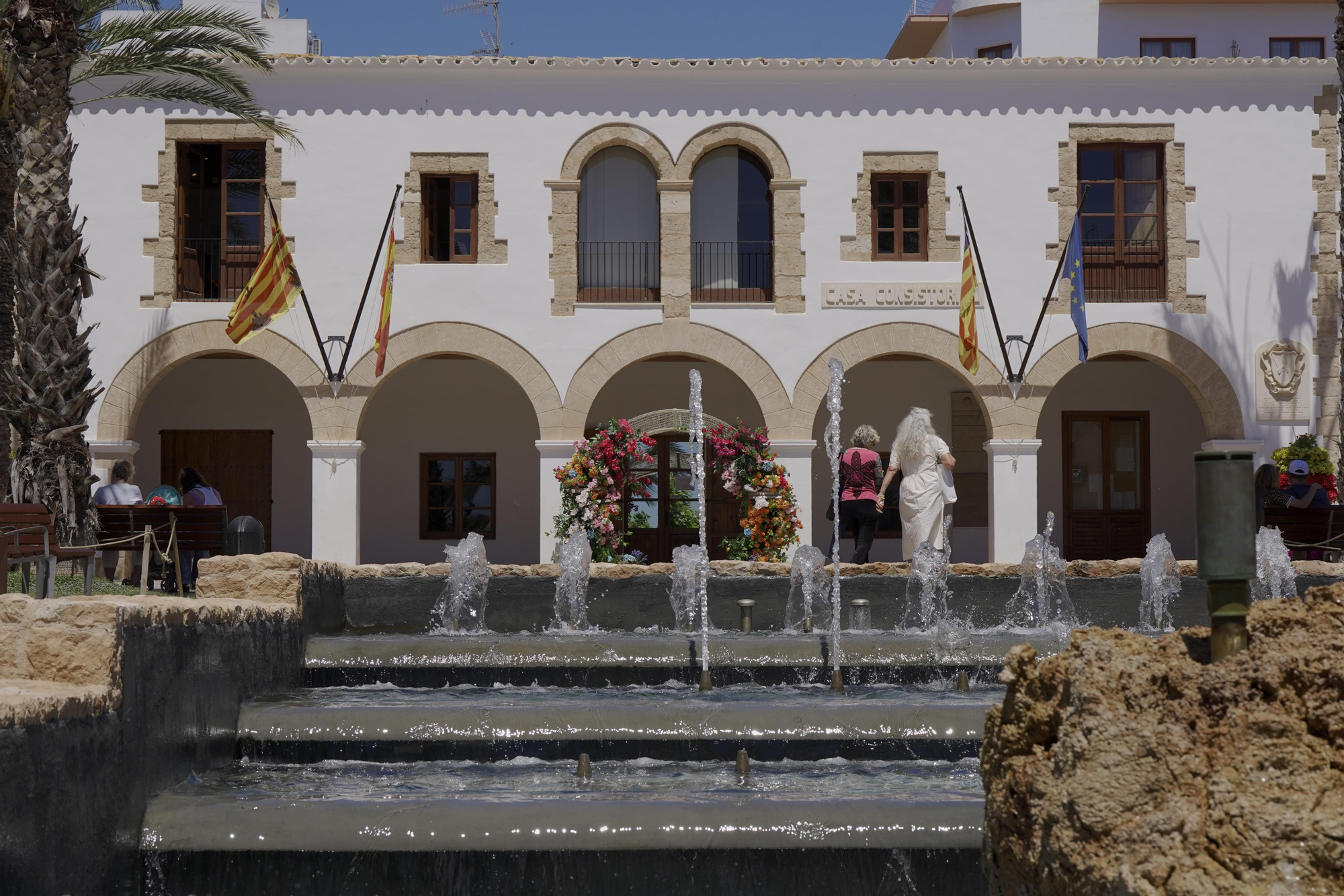 Fachada del Ajuntament de Santa Eulària des Riu.