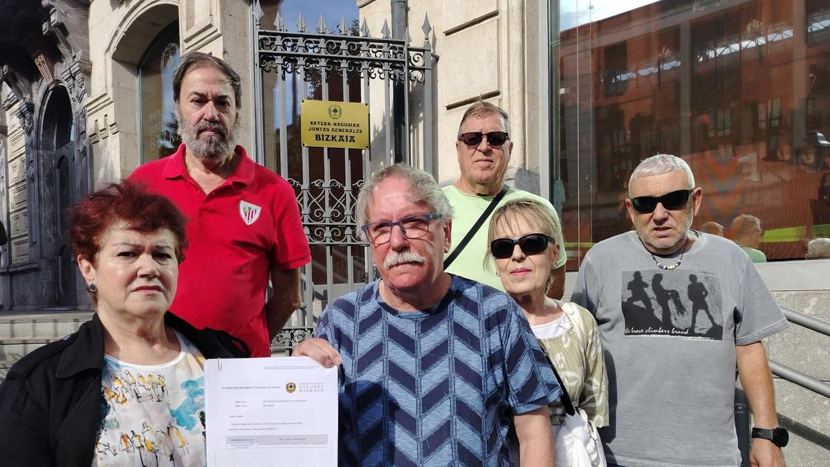 Plataformas por la Sanidad pública presionan al PNV para eliminar deducciones fiscales por seguros privados en Bizkaia
