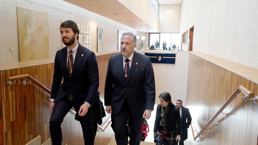 El leonés Pollán con el vicepresidente García Gallardo (Vox) en el XL Aniversario del Estatuto de Autonomía.