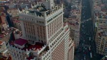 El edificio España en un fotograma del documental que lleva su nombre.
