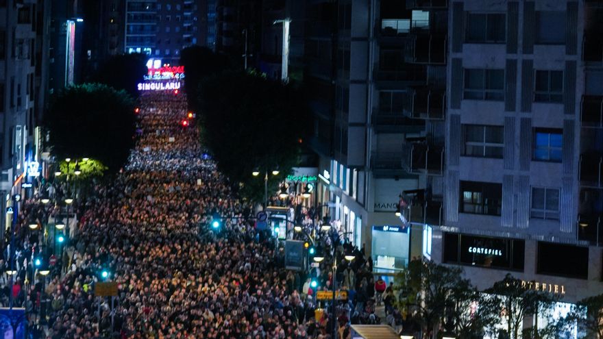 30.000 personas se lanzan de nuevo a la calle en València para exigir la dimisión de Mazón: "Ya no podemos aguantar más"