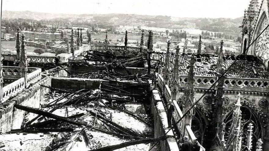 ICAL / Incendio de la catedral de León en 1966. Fotografía cedida por el Archivo del Cabildo Catedralicio
