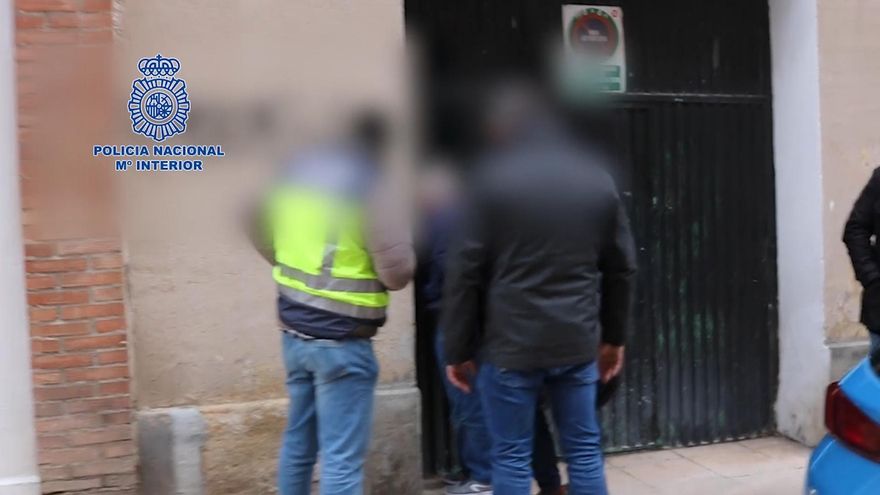 Detenido un hombre de 74 años en Burgos por el envío de cartas con material pirotécnico a Sánchez y embajadas