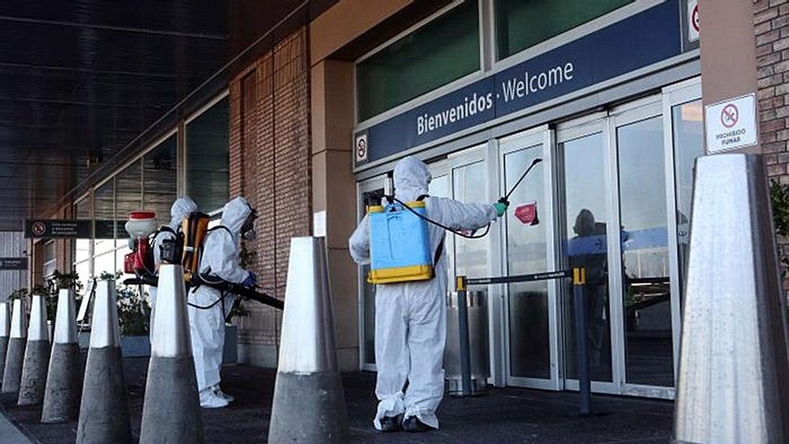 Fronteras vigiladas y vacunas a menores, las medidas para frenar la tercera ola mientras se flexibilizan las actividades