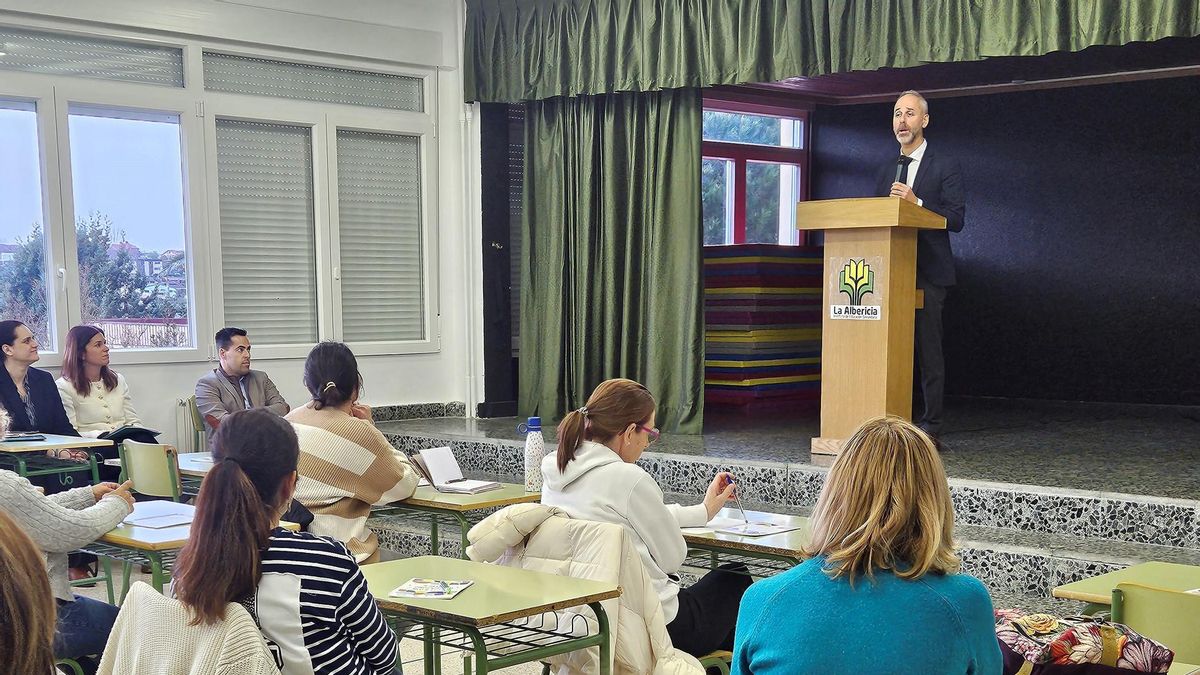 Inauguración del curso sobre resolución de conflictos para Técnicos de Educación Superior de Educación