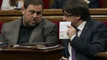 Oriol Junqueras y Carles Puigdemont en el Parlament