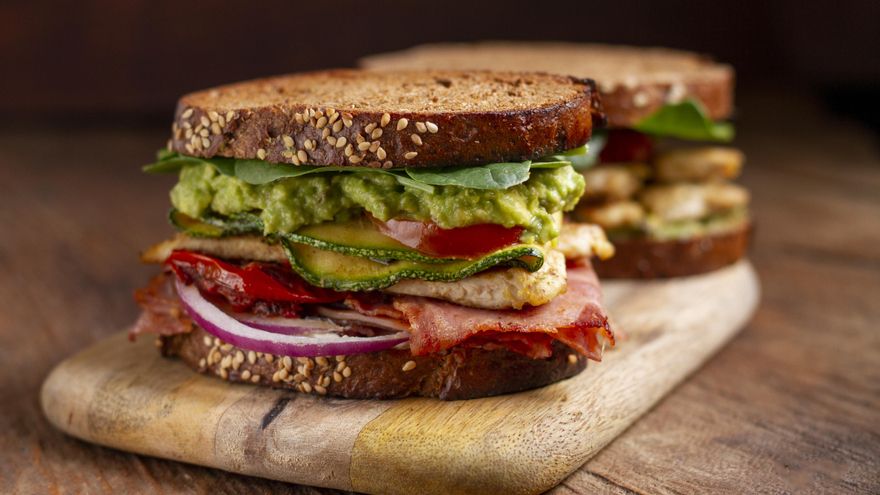 Con carne desmenuzada, aguacate o higos: tres ideas para un sándwich veraniego fresco y diferente