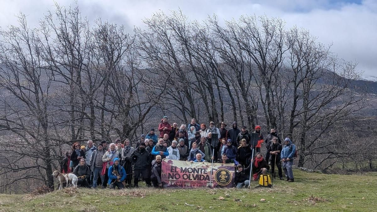Última jornada de las marchas de los bomberos forestales bajo el lema 'El monte no olvide', este sábado el entorno del Teleno. 