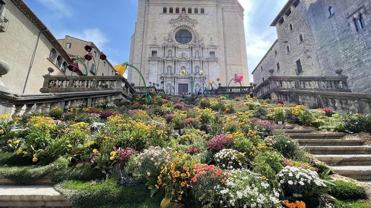 El festival de Girona que engalana sus calles con flores: un espectáculo de primavera
