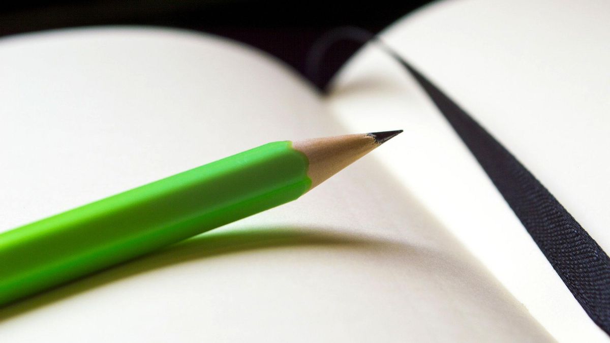 Poesía escritura escritor lápiz y papel cuaderno