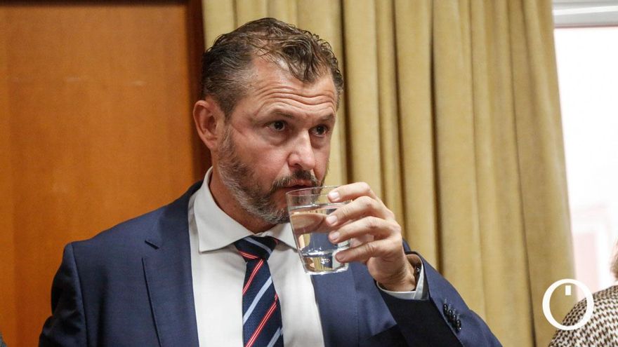 Retiran las competencias de Infraestructuras y Sadeco a Dorado pero seguirá dentro del gobierno municipal