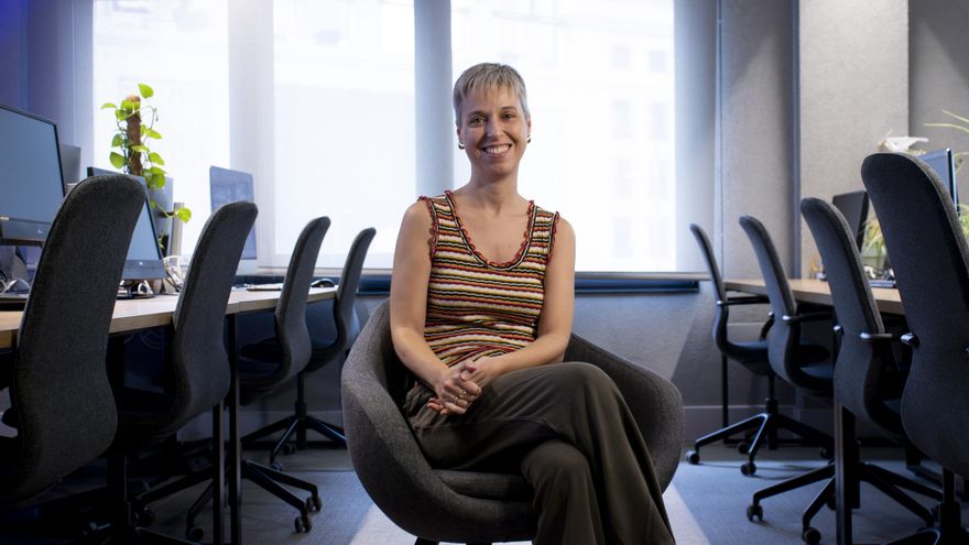 Imágenes falsas de menores desnudas, acoso, sesgos machistas: 'Mr. Internet' es un señor que no ama a las mujeres