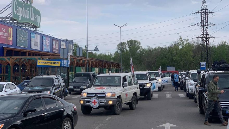 Los primeros evacuados de Azovstal llegan a Zaporiyia