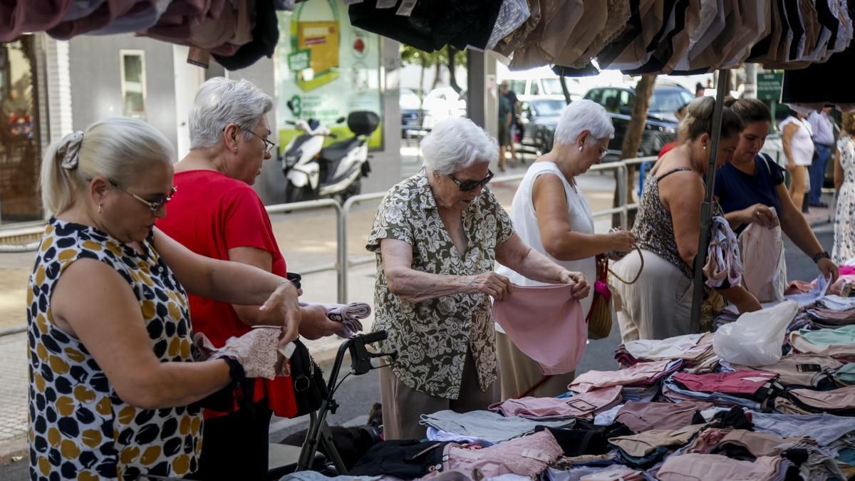 Mercadillo del sector sur vuelve junto a la avenida de Cádiz