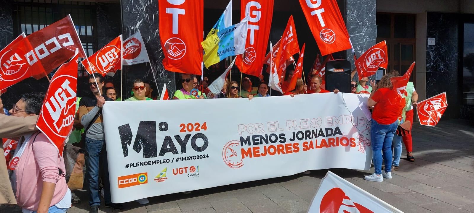 Concentración sindical en La Palma en el 1º de Mayo. JESÚS HERNÁNDEZ BIENES
