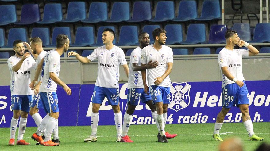 La constancia y el orden dan al Tenerife una victoria merecida ante el Sporting