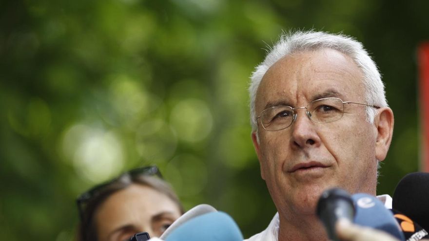 Cayo Lara acusa al PP de ser "un fabricante de independentistas" y "una banda organizada para delinquir"