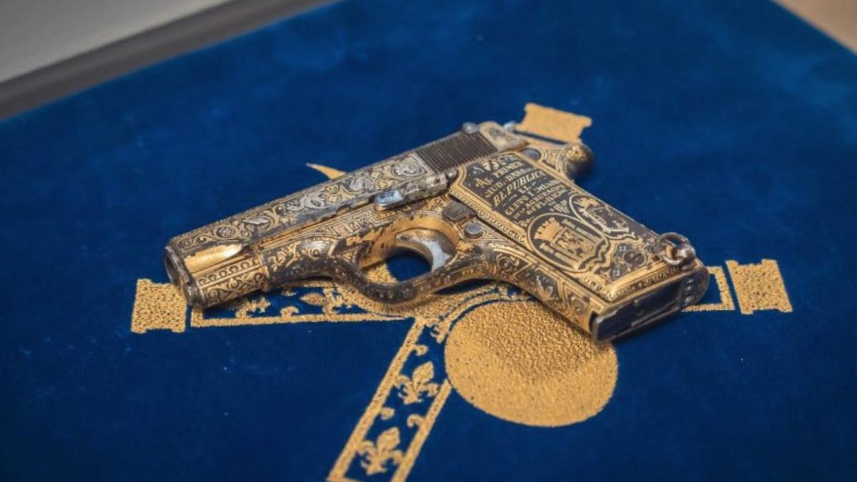 Pistola perteneciente a Niceto Alcalá Zamora que fue decomisada en Francia.