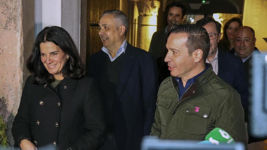 El candidato de Vox a la Junta de Extremadura, Óscar Fernández Calle, a su llegada hoy domingo al Parador de Mérida.