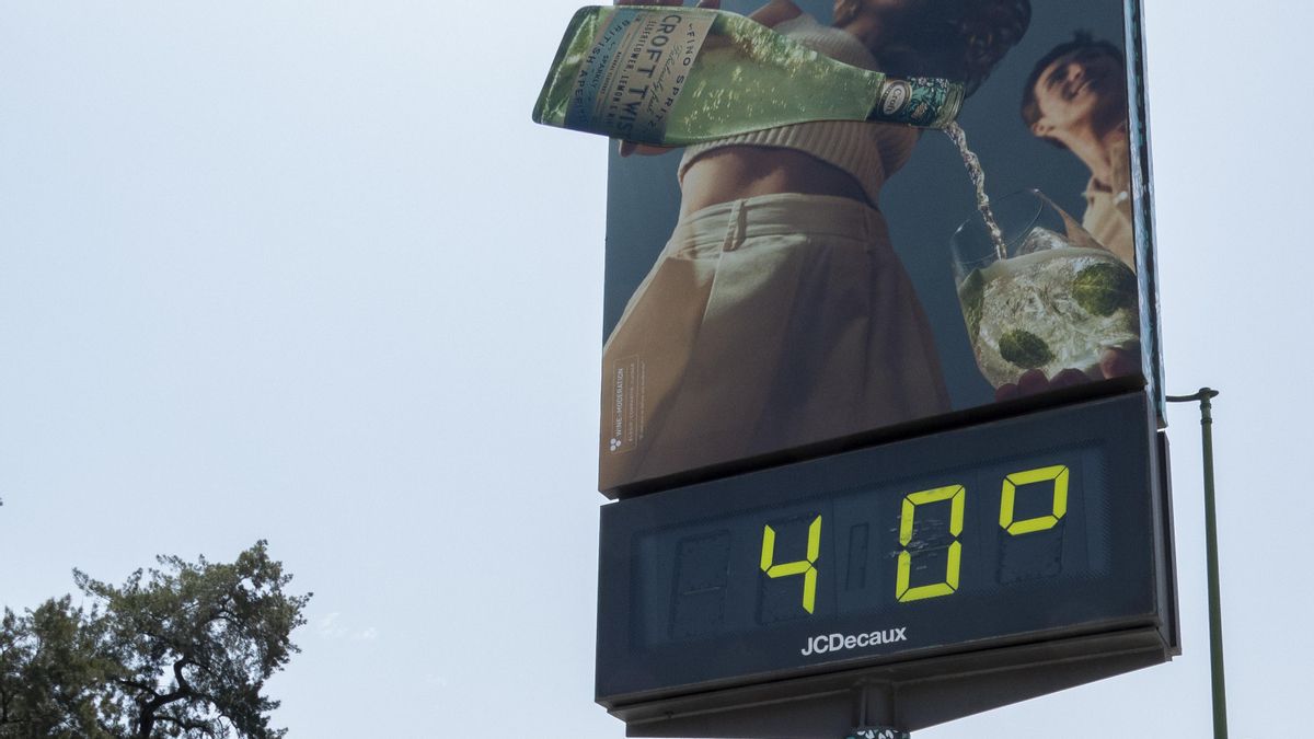 Un termómetro marca los 40ºC en Sevilla.
