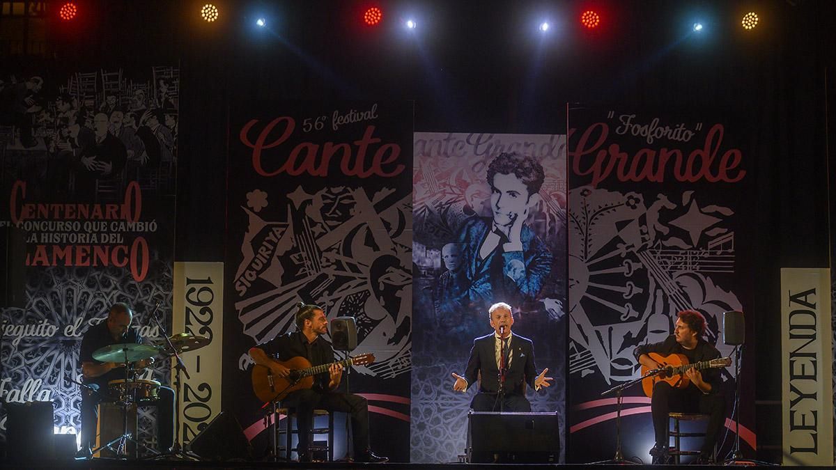 Puente Genil vibra con el festival de Cante Grande dedicado a Fosforito