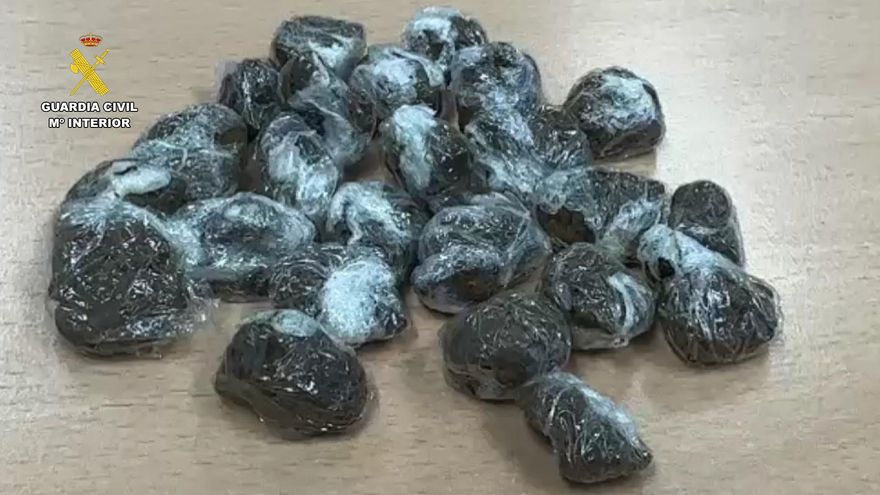 Detenido un menor en Alberite por tráfico de drogas: llevaba las piedras de hachís en los calcetines
