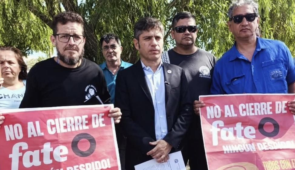 Axel Kicillof, con los delegados del SUTNA, en San Isidro, el 25 de febrero de 2025