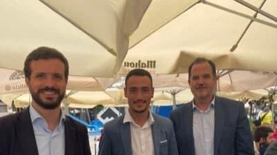 La Ertzaintza detiene a una joven por pegar un puñetazo a un militante de las Nuevas Generaciones del PP en Vitoria