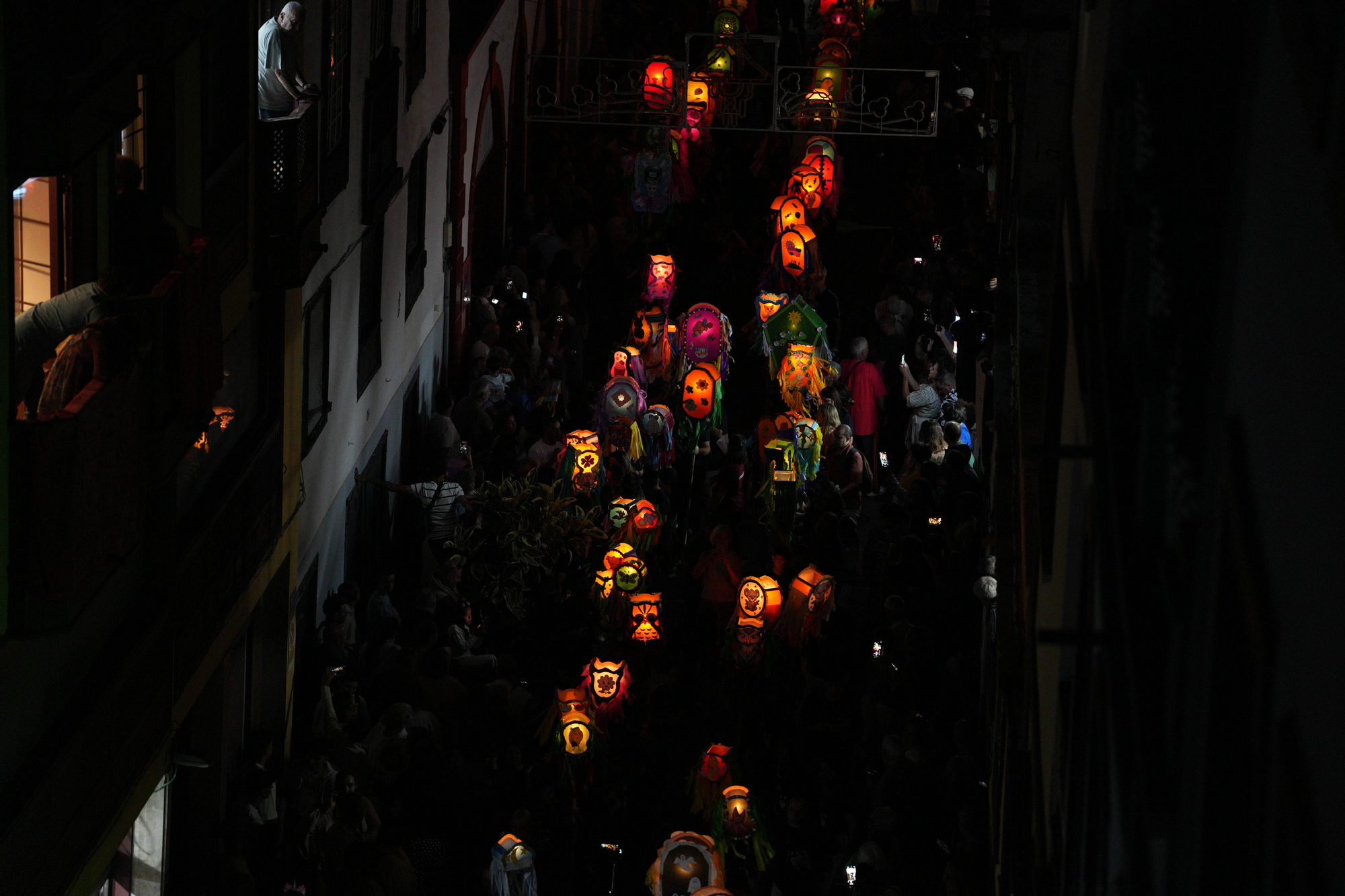 La Pandorga ‘enciende’ la noche de Santa Cruz de La Palma en el lunes de la Semana Grande de La Bajada.