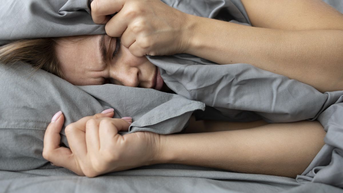 La falta de sueño puede asociarse con un aumento del hambre, sobre todo con las ganas de comer algo dulce.