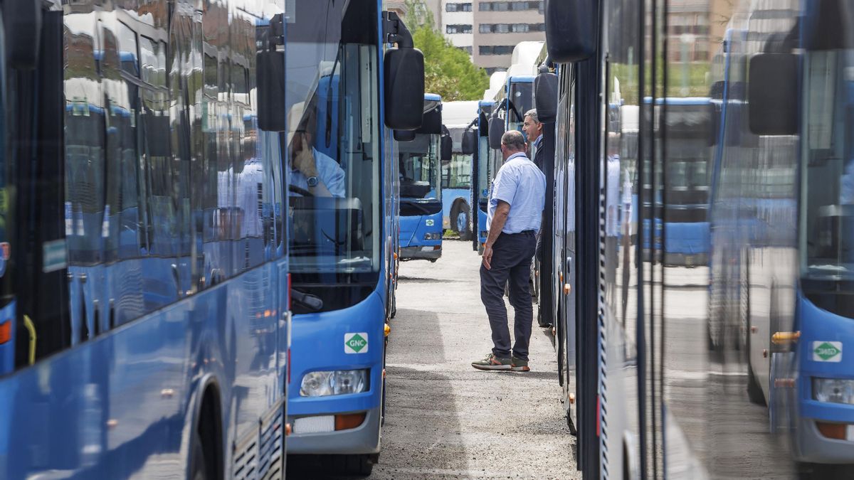 El Ayuntamiento de Burgos negocia con las empresas la reposición de los autobuses quemados