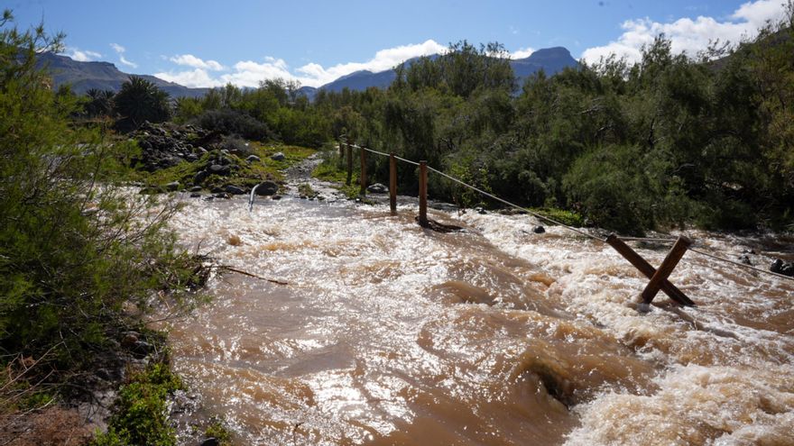 Caudal del barranco de La Aldea (Gran Canaria) tras la borrasca Therese.