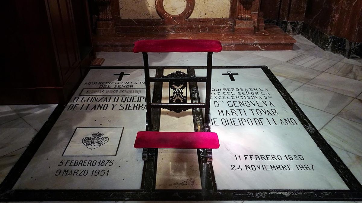 Tumba del "genocida" Queipo en la Basílica de la Macarena. | JUAN MIGUEL BAQUERO