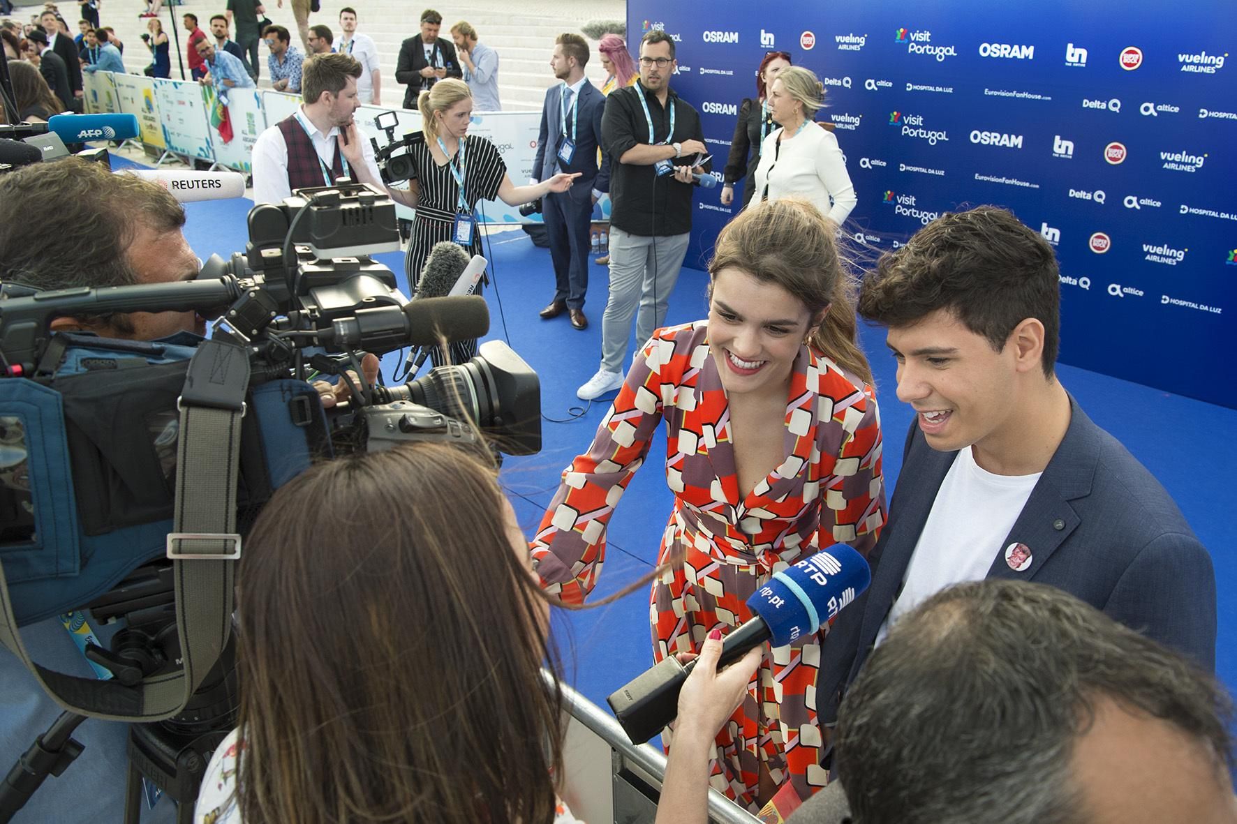 Amaia y Alfred atienden a periodistas en Eurovisión 2018